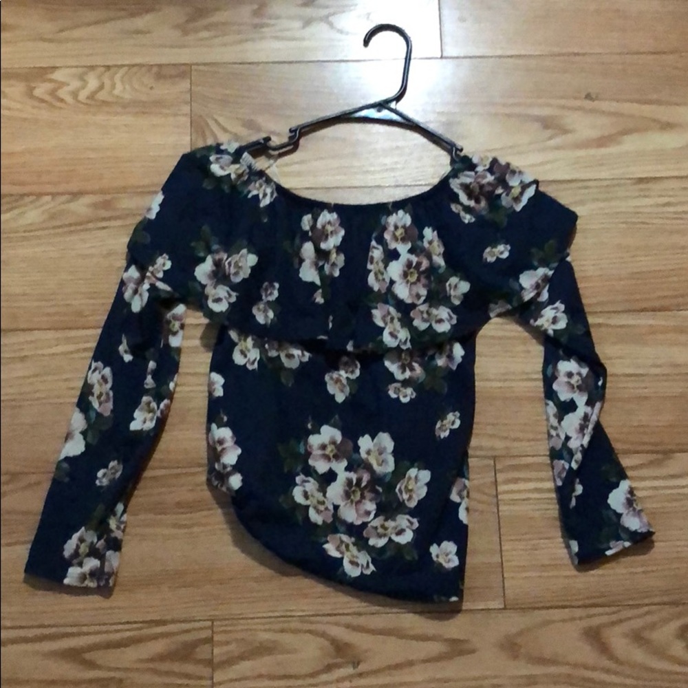 Quarter-sleeve shirt